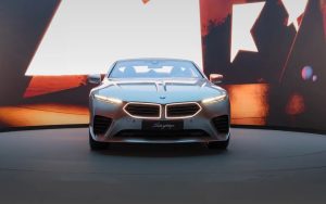 有史以来第二贵的宝马新车，全球50辆，这样的交付仪式谁不喜欢？